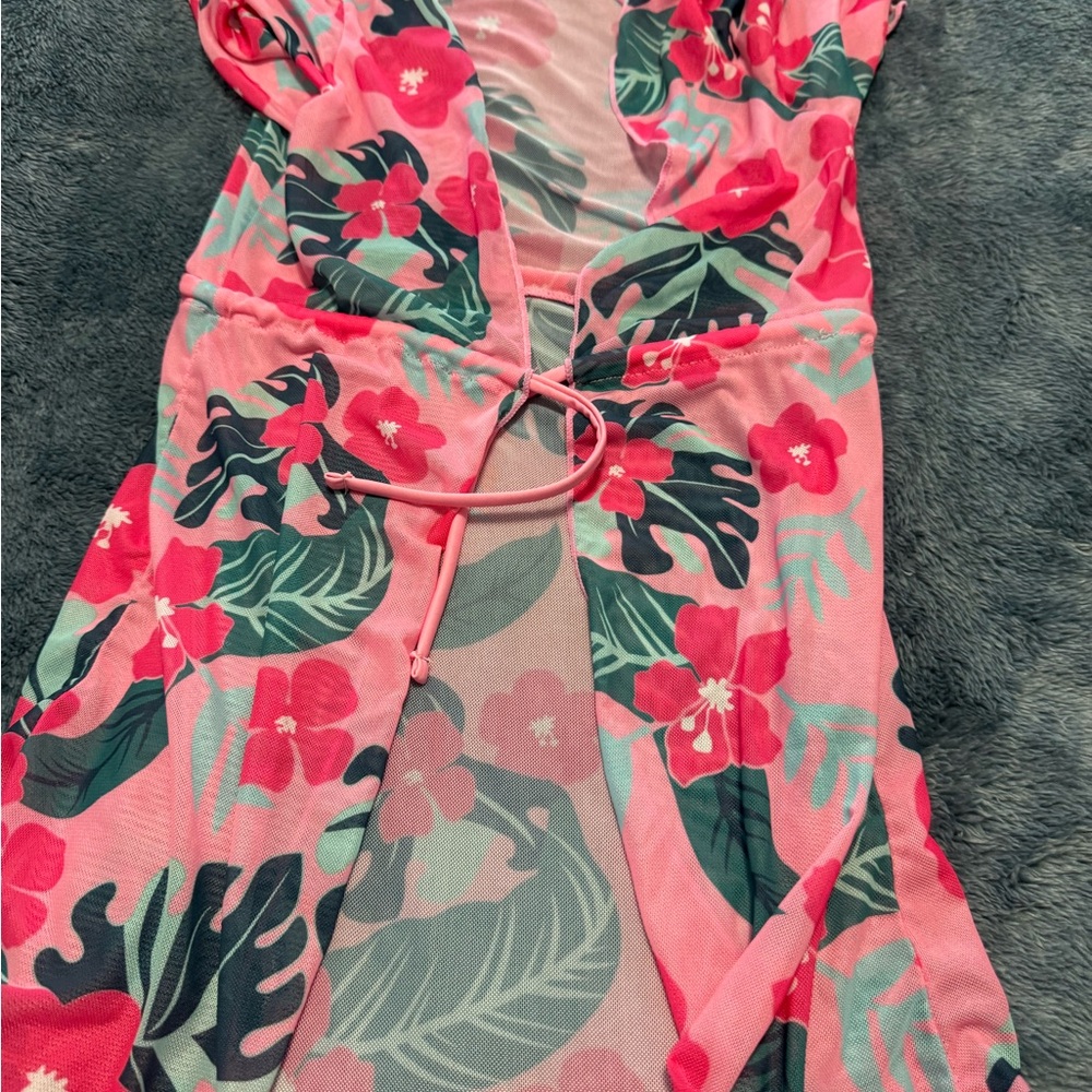 Childs Swimsuit with cover up - Picture 7 of 7
